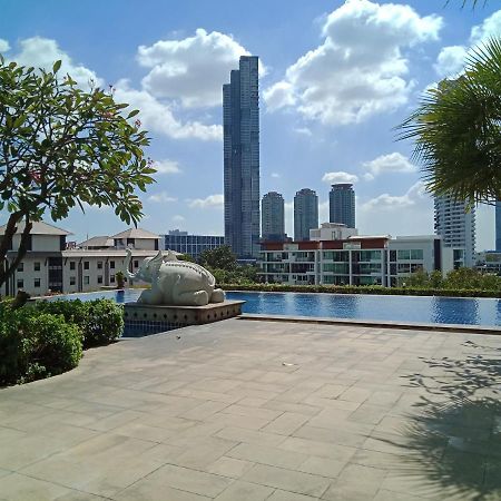 Baan Sathorn Riverfront Banguecoque Exterior foto