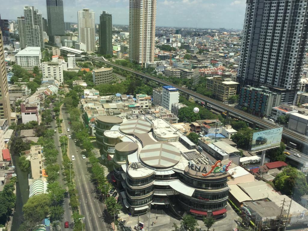 Baan Sathorn Riverfront Banguecoque Quarto foto