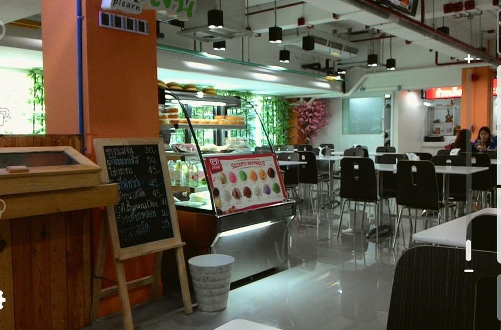 Baan Sathorn Riverfront Banguecoque Quarto foto
