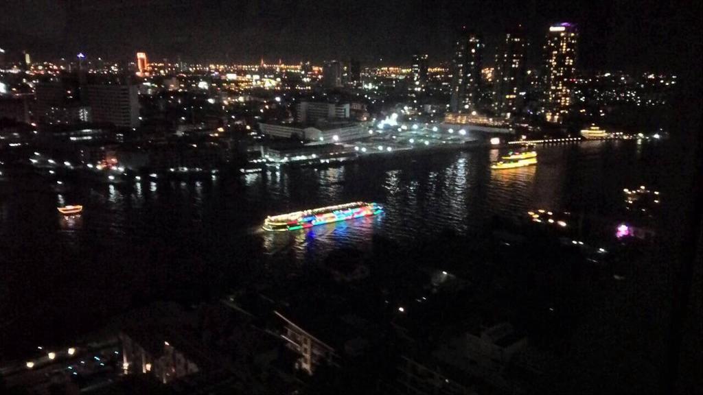 Baan Sathorn Riverfront Banguecoque Quarto foto