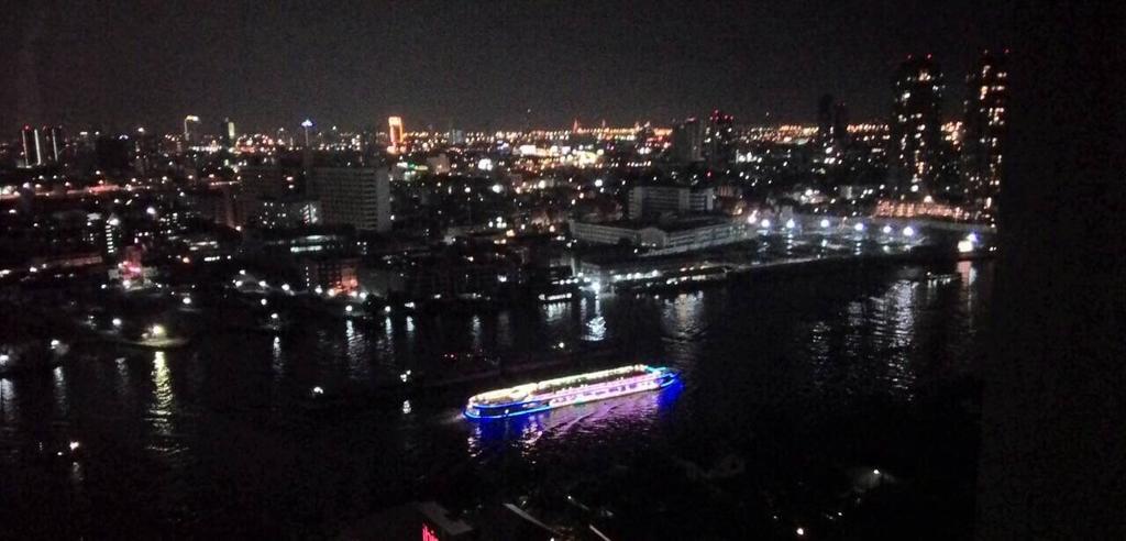 Baan Sathorn Riverfront Banguecoque Quarto foto