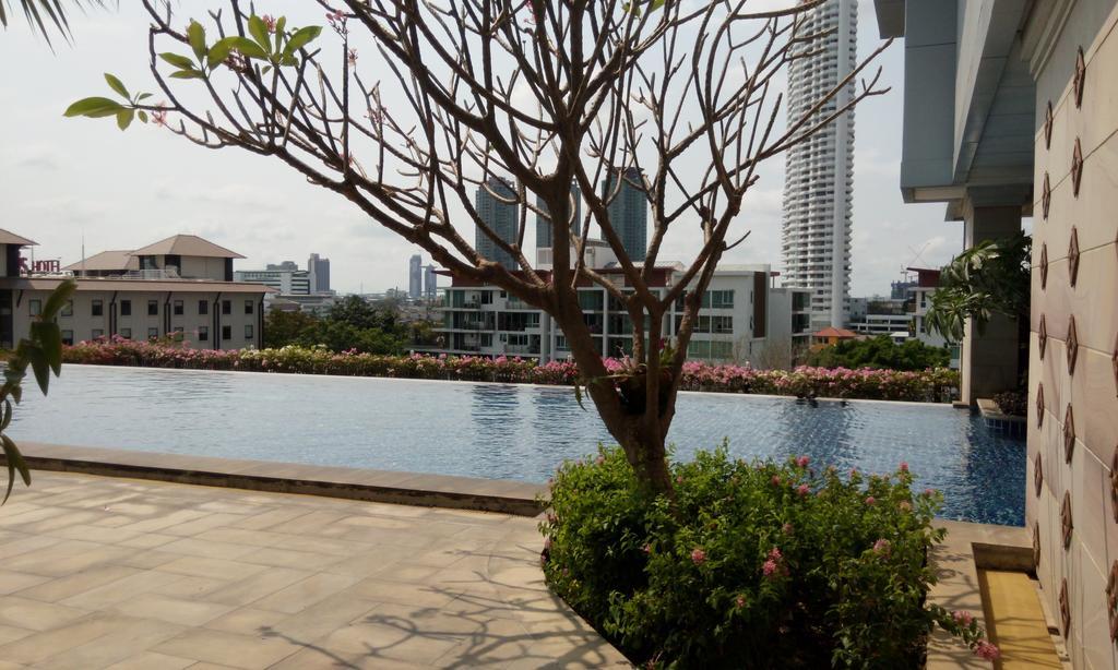 Baan Sathorn Riverfront Banguecoque Quarto foto