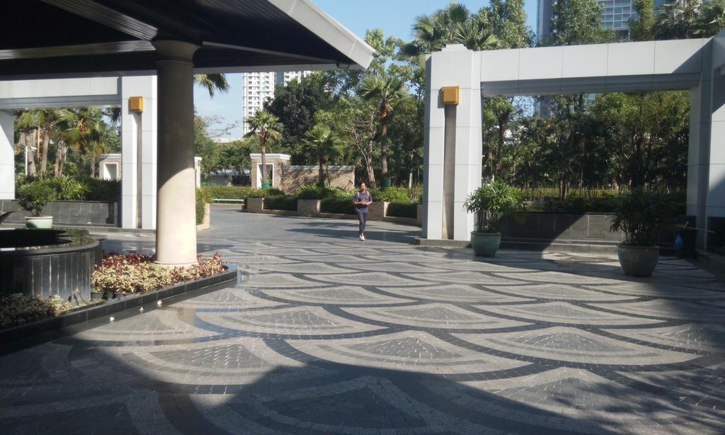 Baan Sathorn Riverfront Banguecoque Exterior foto