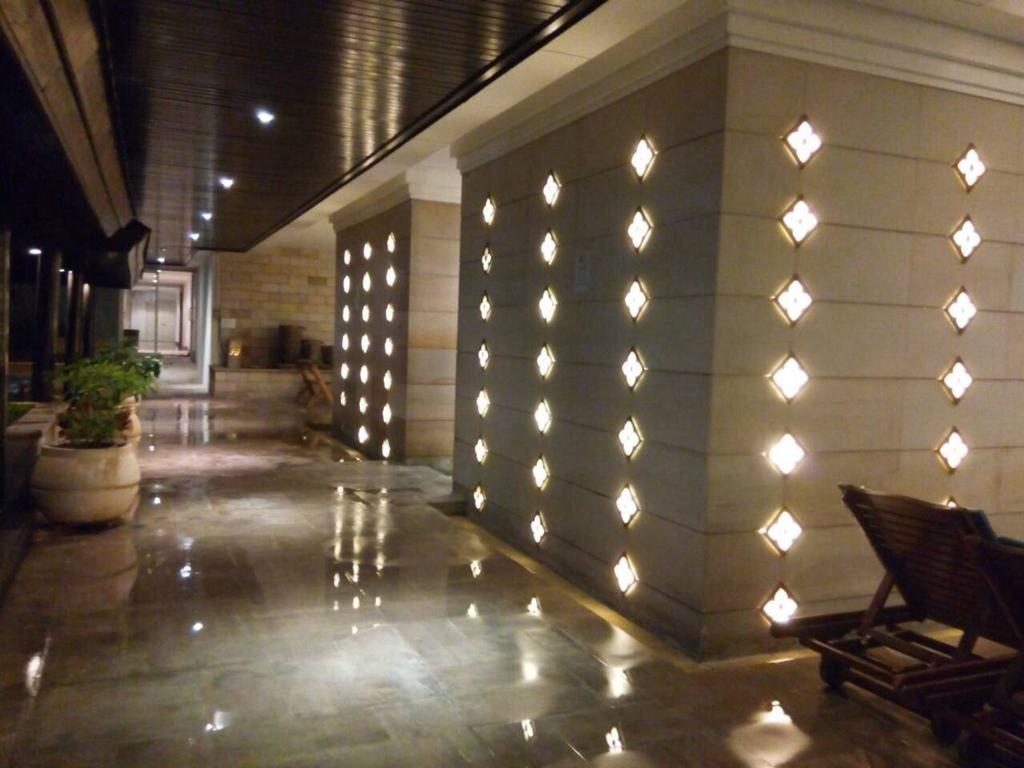 Baan Sathorn Riverfront Banguecoque Quarto foto