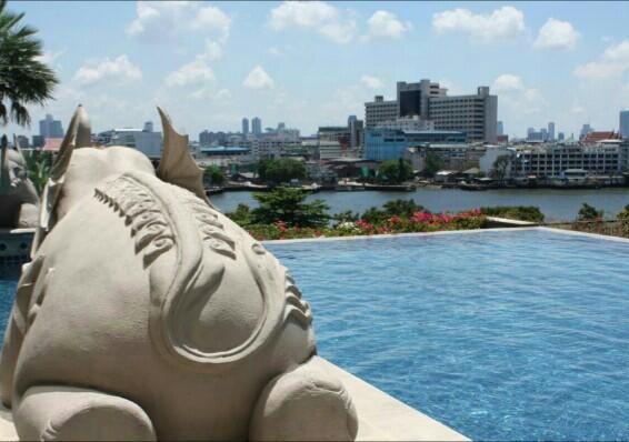 Baan Sathorn Riverfront Banguecoque Exterior foto
