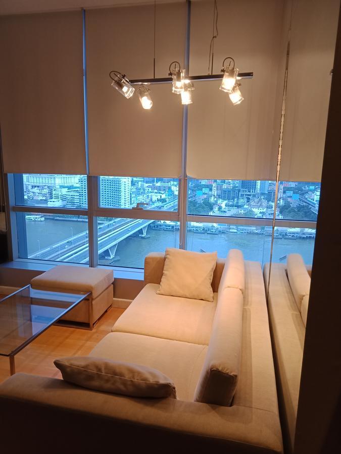 Baan Sathorn Riverfront Banguecoque Exterior foto