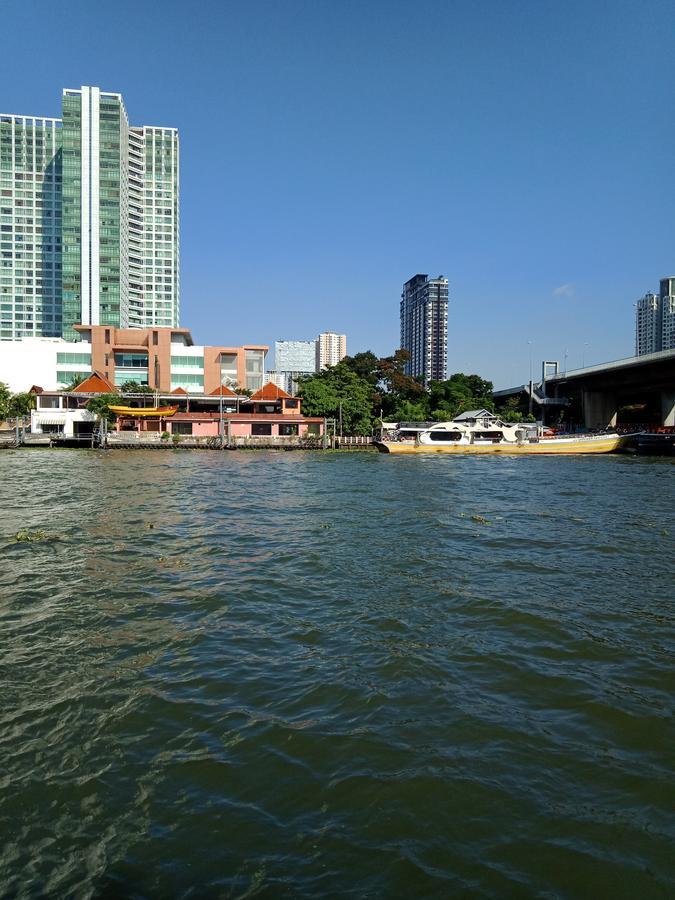 Baan Sathorn Riverfront Banguecoque Exterior foto