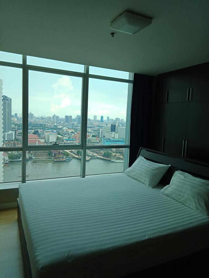 Baan Sathorn Riverfront Banguecoque Exterior foto