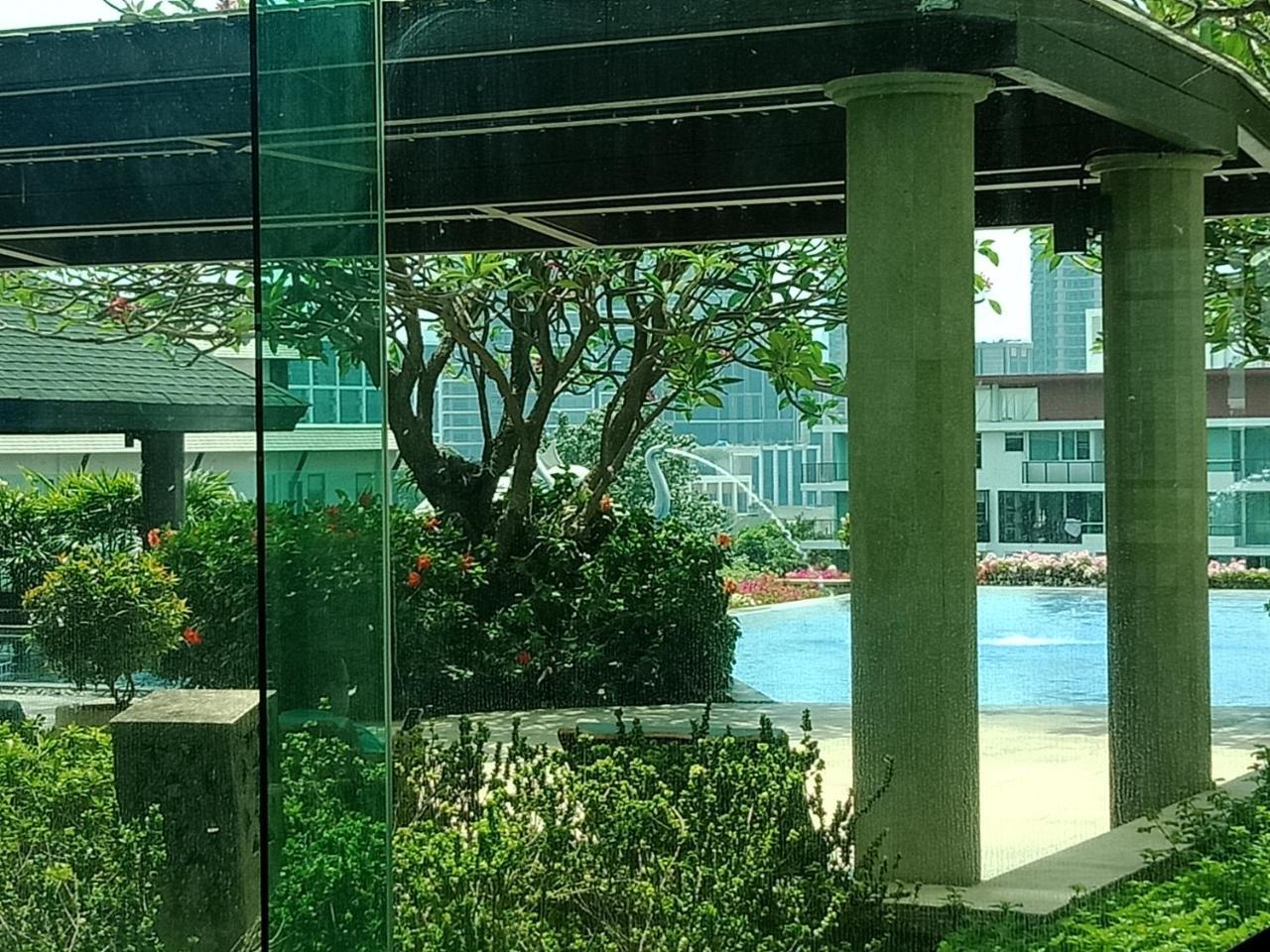 Baan Sathorn Riverfront Banguecoque Exterior foto