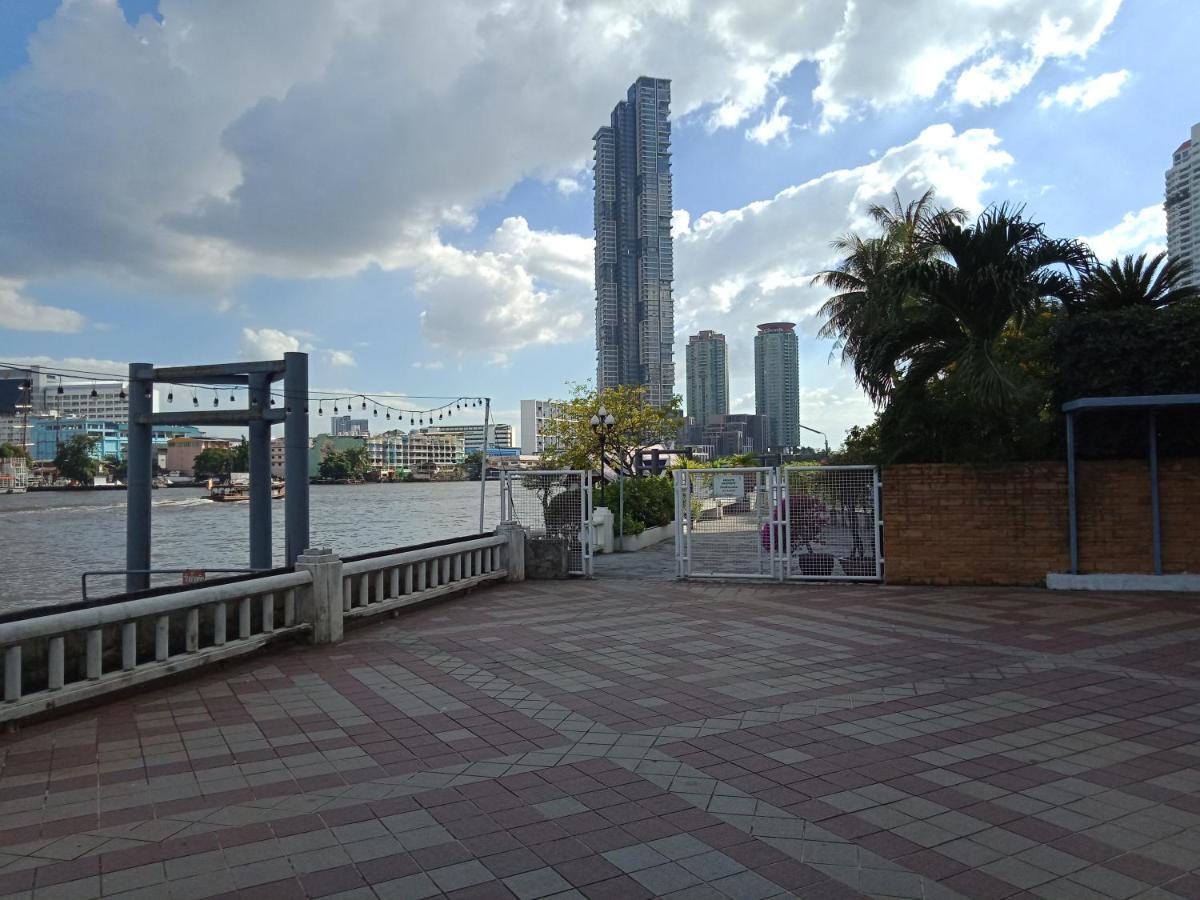 Baan Sathorn Riverfront Banguecoque Exterior foto